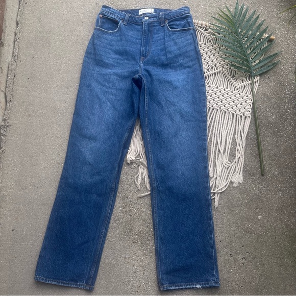 Abercrombie & Fitch High Rise Jeans Size 28 / 6 R - The ‘90s Straight - Picture 2 of 6